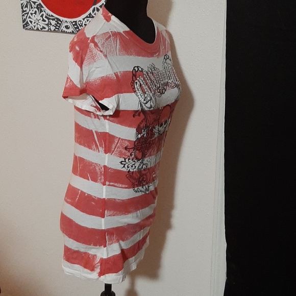 Crash and Burn white skull tee w/ red stripes - Picture 5 of 11